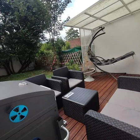 호텔 Prive Dans Maison Avec Terrasse Et Jardin Salles De Bain Partagees