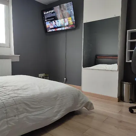 호텔 Prive Dans Maison Avec Terrasse Et Jardin Salles De Bain Partagees *