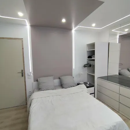 Séjour chez l'habitant Privé Dans Maison Avec Terrasse Et Jardin Salles De Bain Partagées *